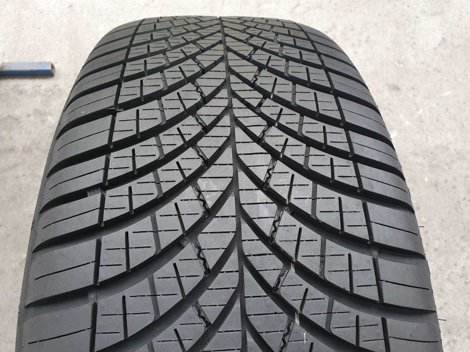 2x Goodyear Vector 4Seasons G3 215/45R20 7,4mm  Jak nowe