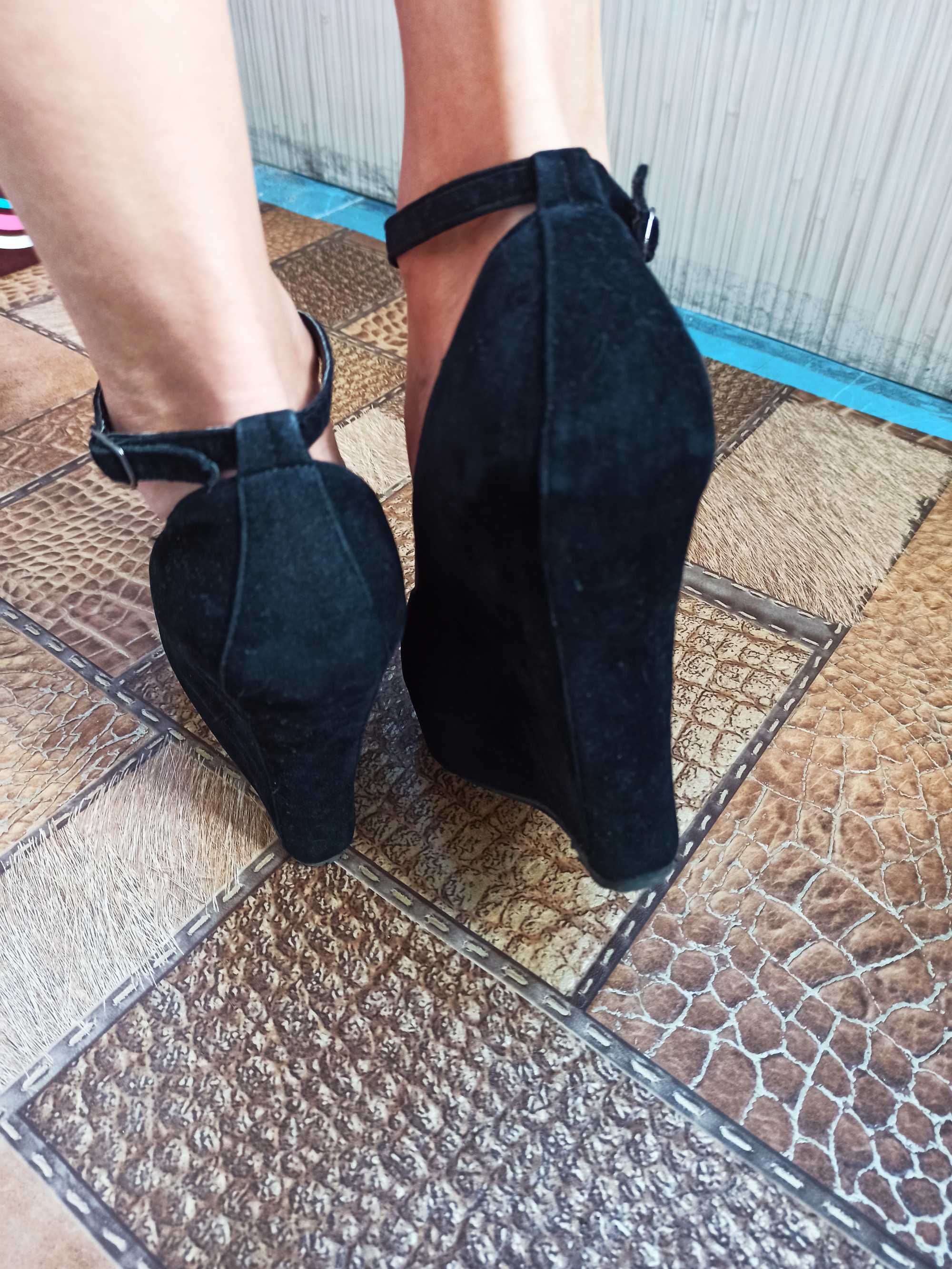 Туфли черные на платформе