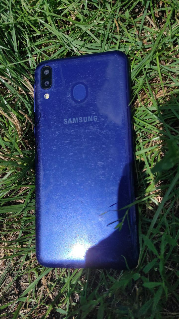 Мобільний телефон Samsung Galaxy M20 4/64GB Ocean Blue