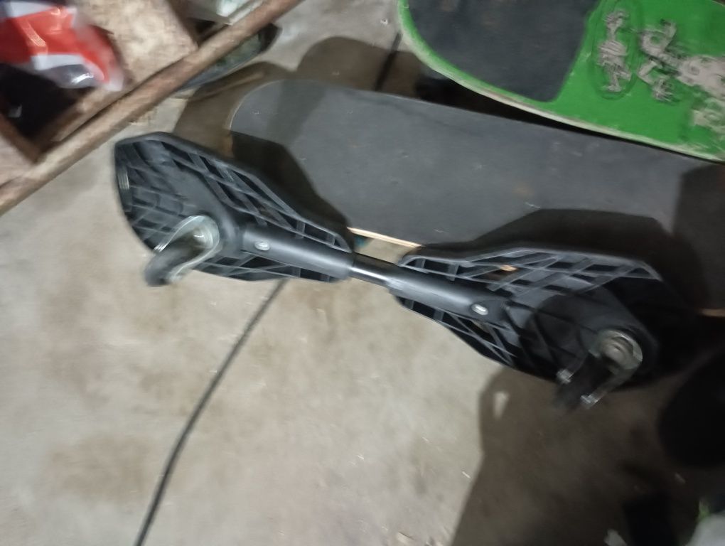 Skates dois novos e um de colecionador