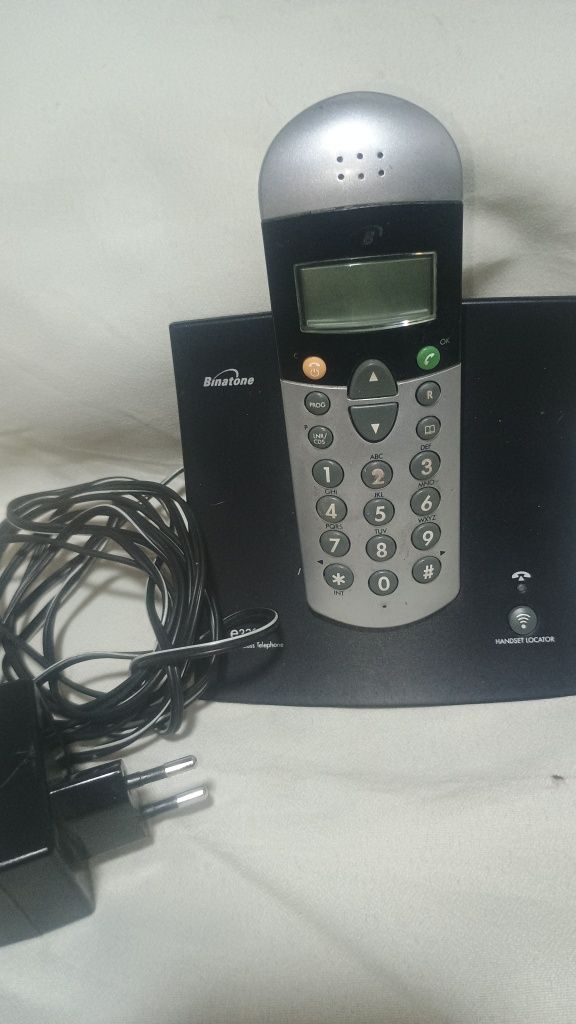 Telefon stacjonarny bezprzewodowy firmy Max com i binatone