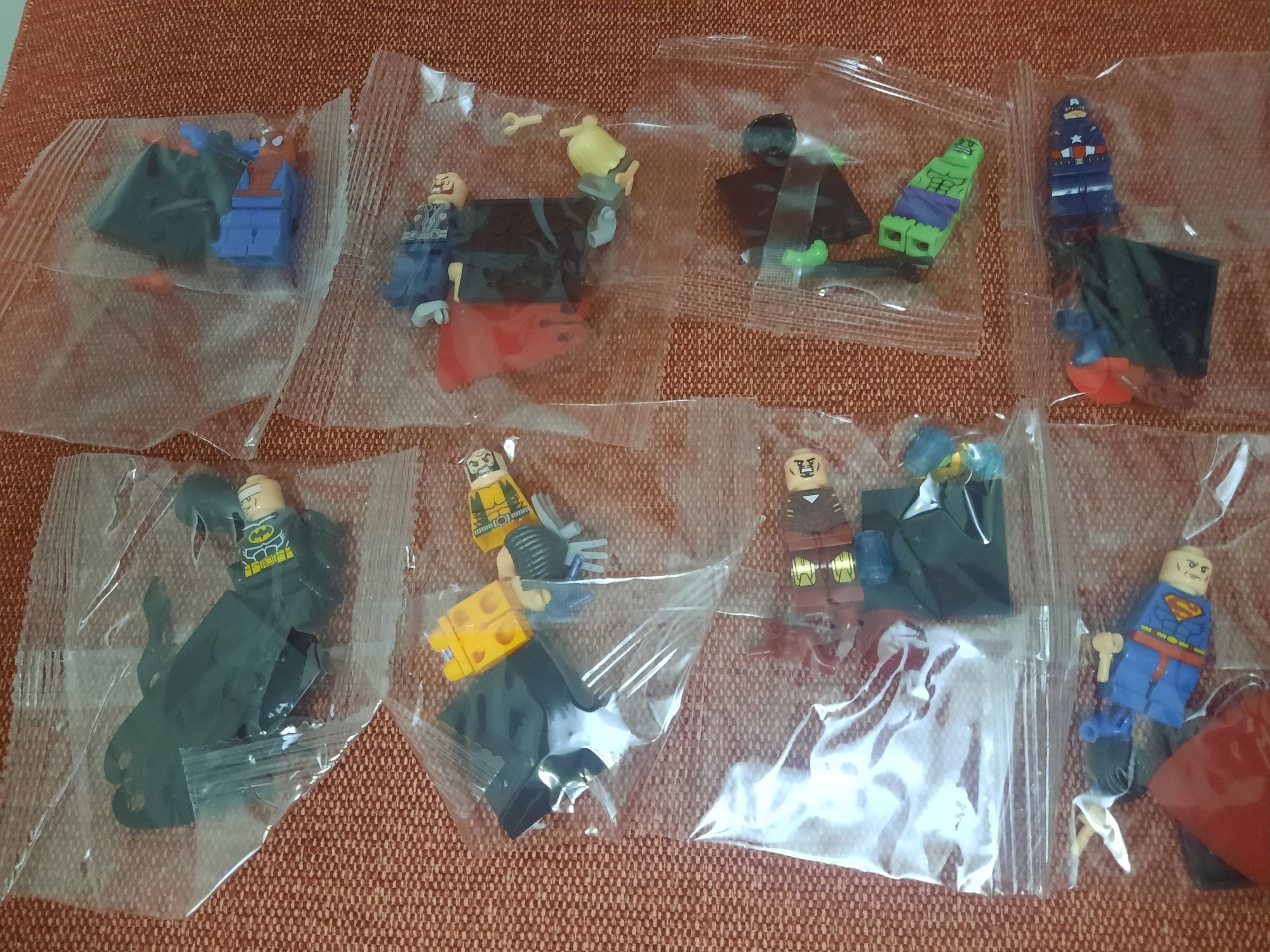 8 figuras super heróis Marvel novas Batman spiderman Thor hulk