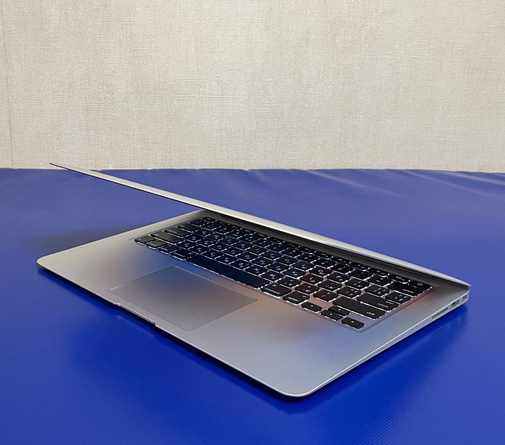 MacBook Air 13 2015 core i5 4ram  128Gb