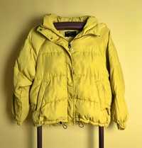 Куртка женская pull & bear желтая, зауженная и короткая