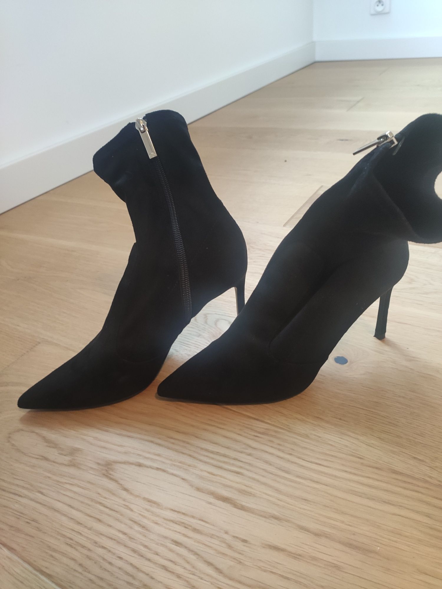 Czarne szpilki ZARA rozmiar 38