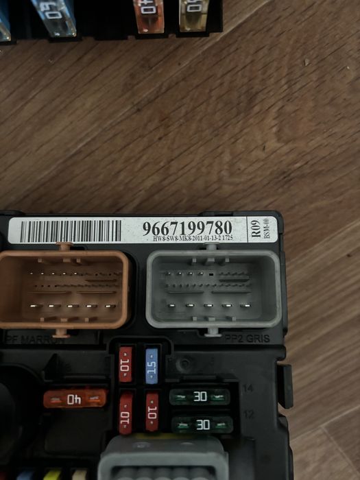 Блок запобіжників 9667199780 R09. 9664997880 R09.Citroen. Peugeot