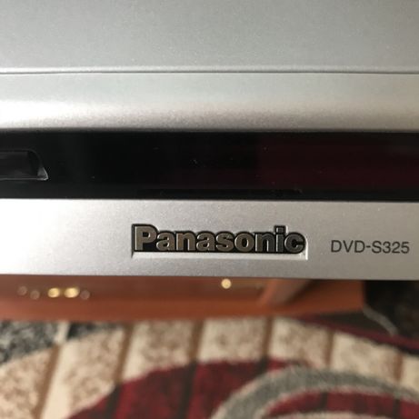 DVD плеєр Panasonic S325.