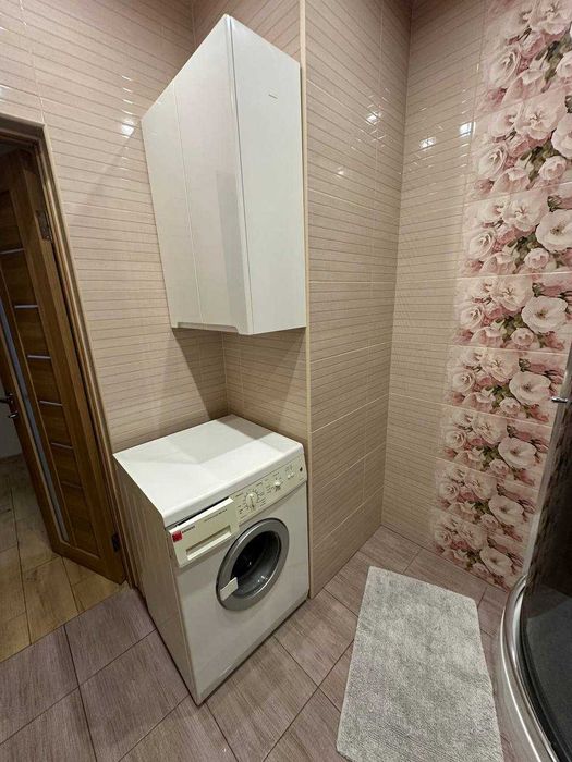 Здається 2 кімнатна квартира 62 м2