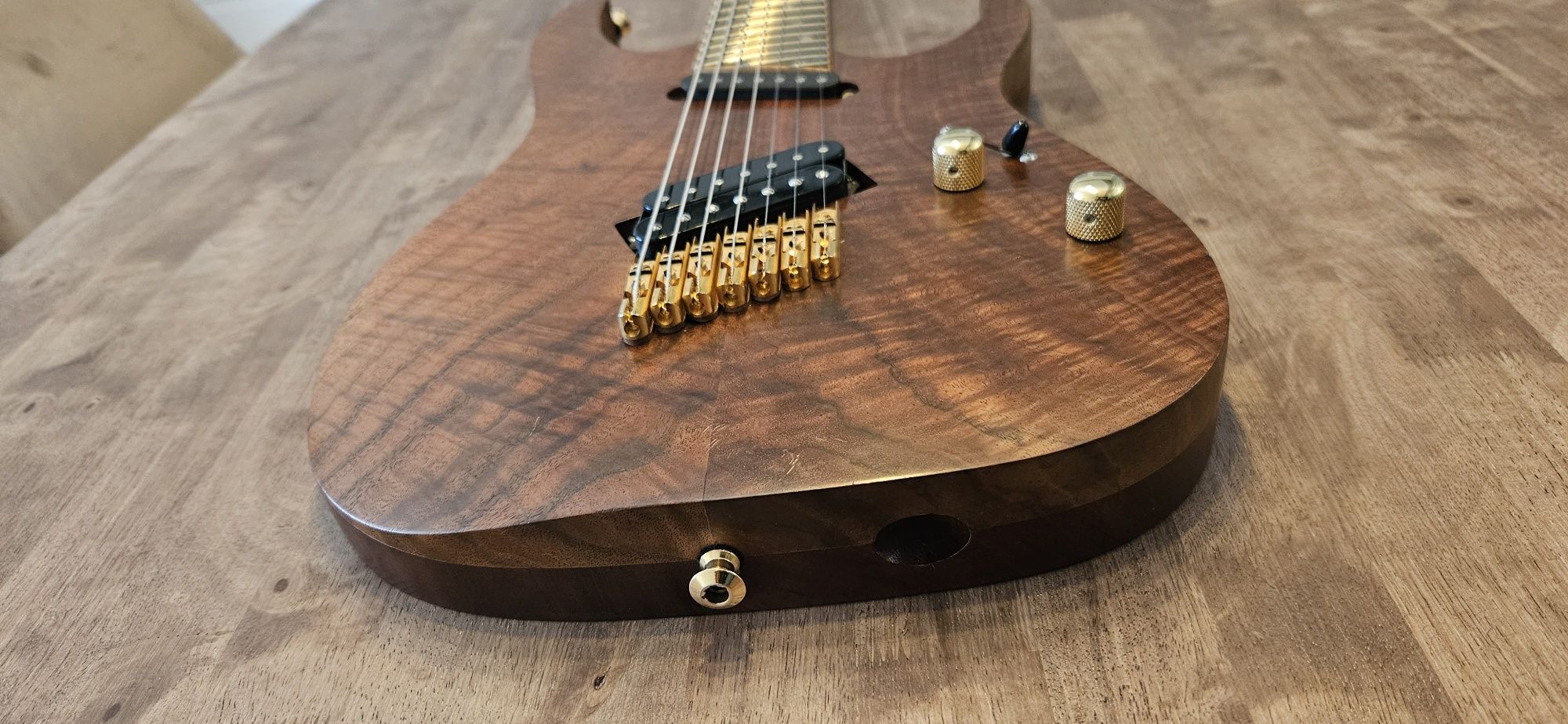 Guitarra 7 cordas Fanned Fret