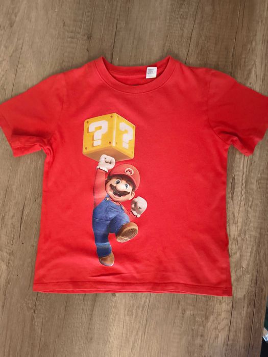 Czerwony t-shirt Super Mario Bros H&M rozm. 122/128 stan bdb