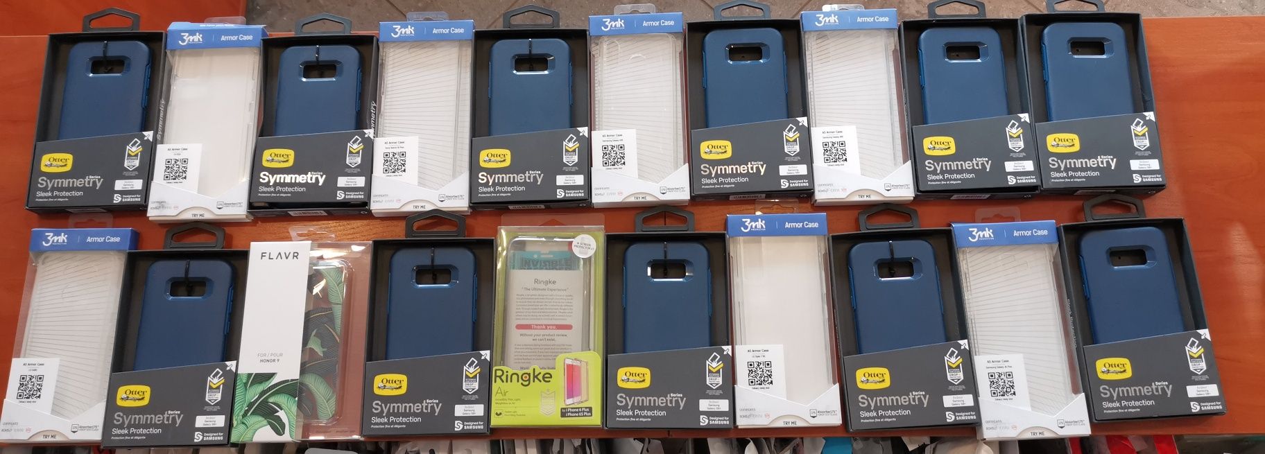 Komplet 20 sztuk etui plecki case różne modele markowe plus Gratis