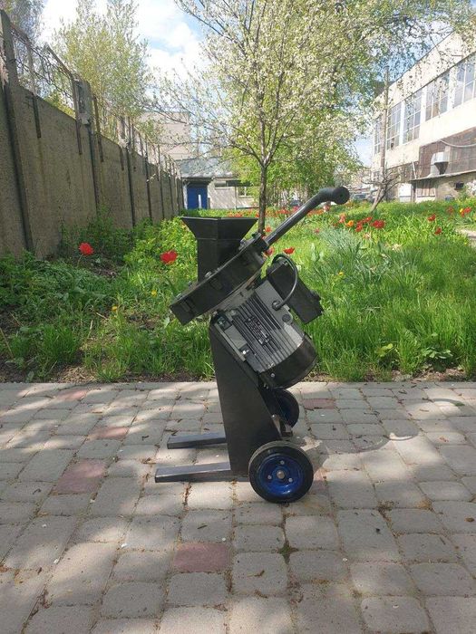 Измельчитель веток, щепорез, щепорізка, щепорезка, соломорезка