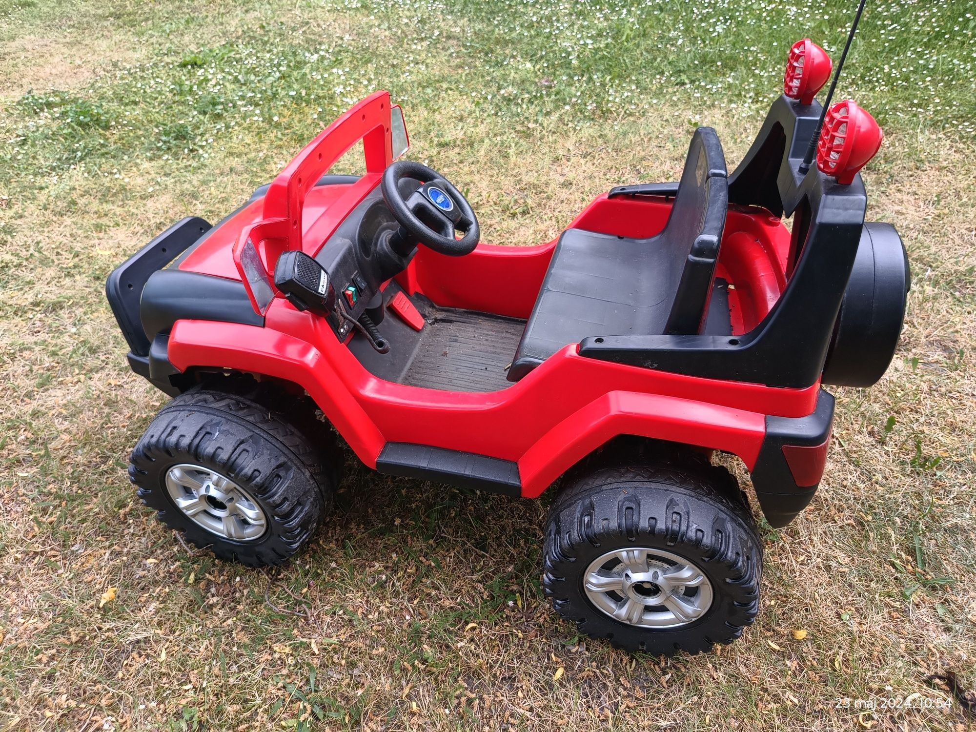 Autko jeep na akumulator