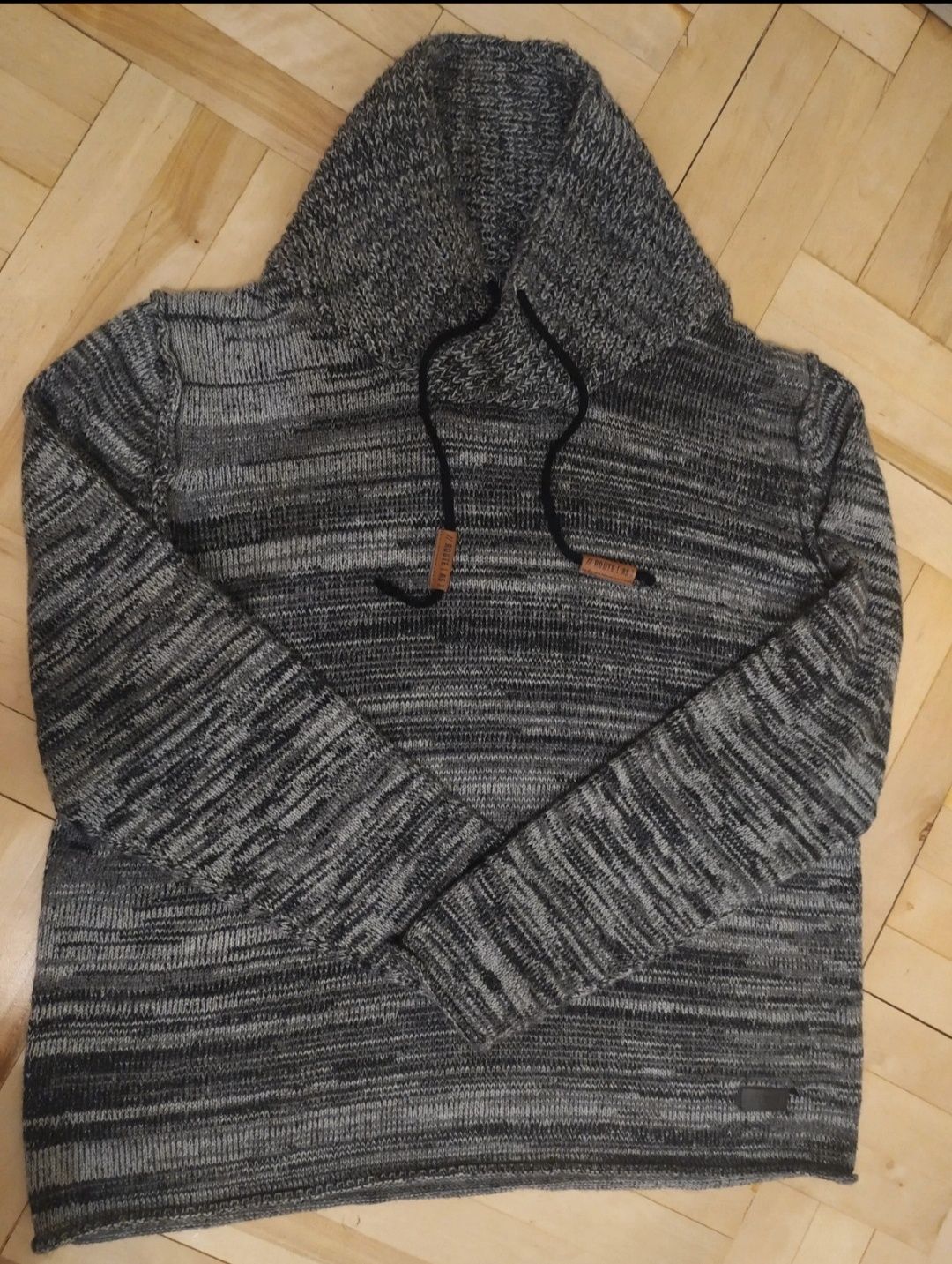 Sweter męski na stójce. M/L