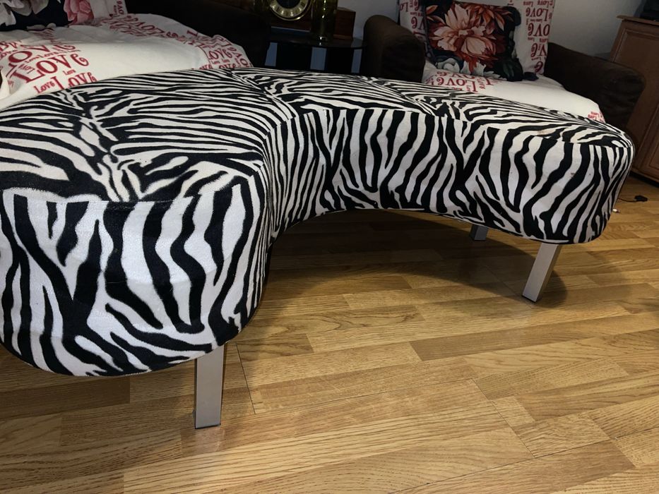 Oddam za darmo kanapę w zebrę – tylko odbiór osobisty