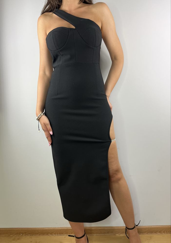 Czarna długa midi sukienka z rozcięciem Catwalk Connection rozmiar M