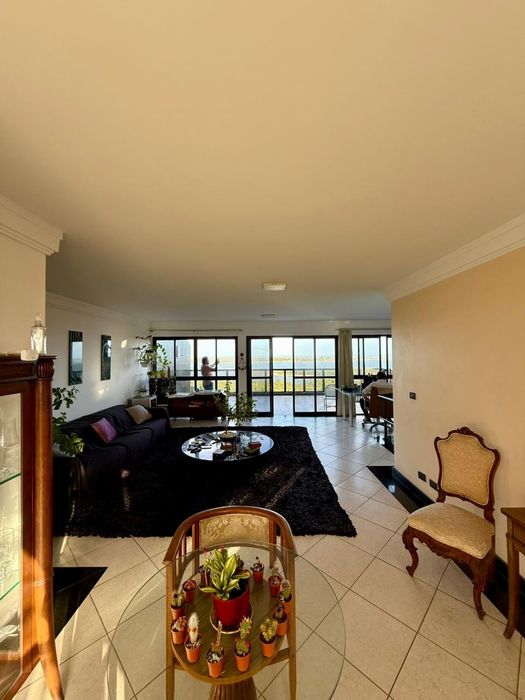 Cobertura duplex com piscina e garagem