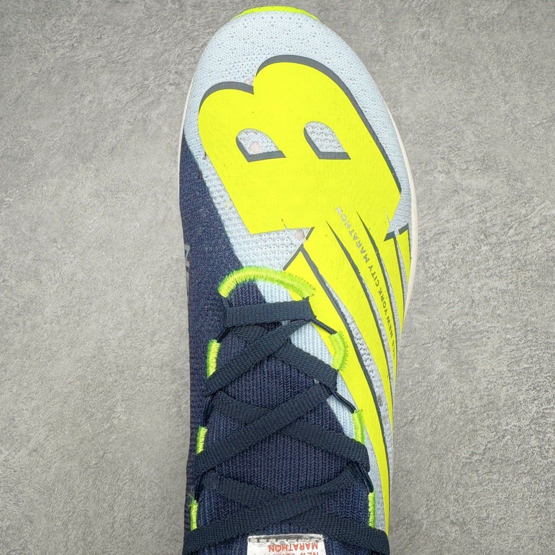 Бігові кросівки чоловічі New Balance FuelCell RC Elite V3