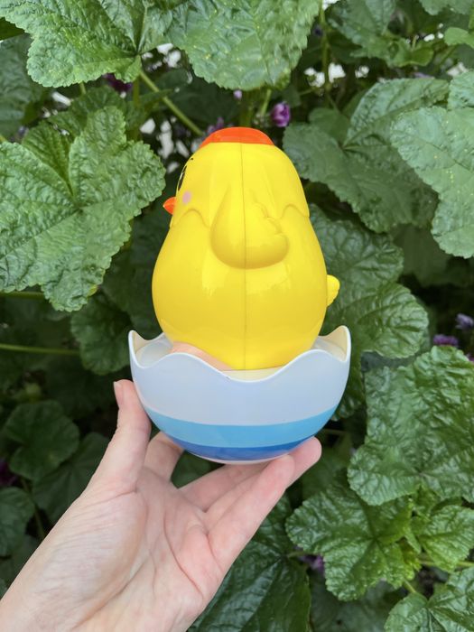 Іграшки для найменших (неваляшка (неваляйка), брязкальце, прорізувач)