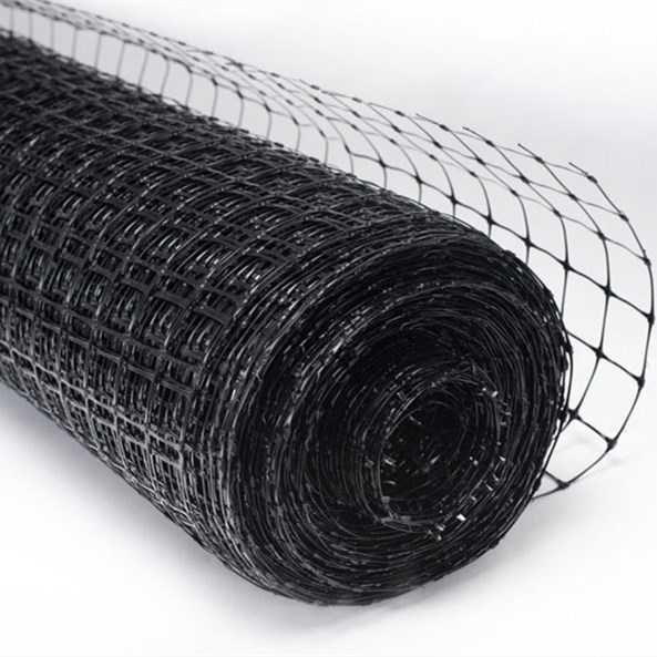 Siatka na krety 2x100 EKSTRA MOCNA 33g/m2 + KOŁKI