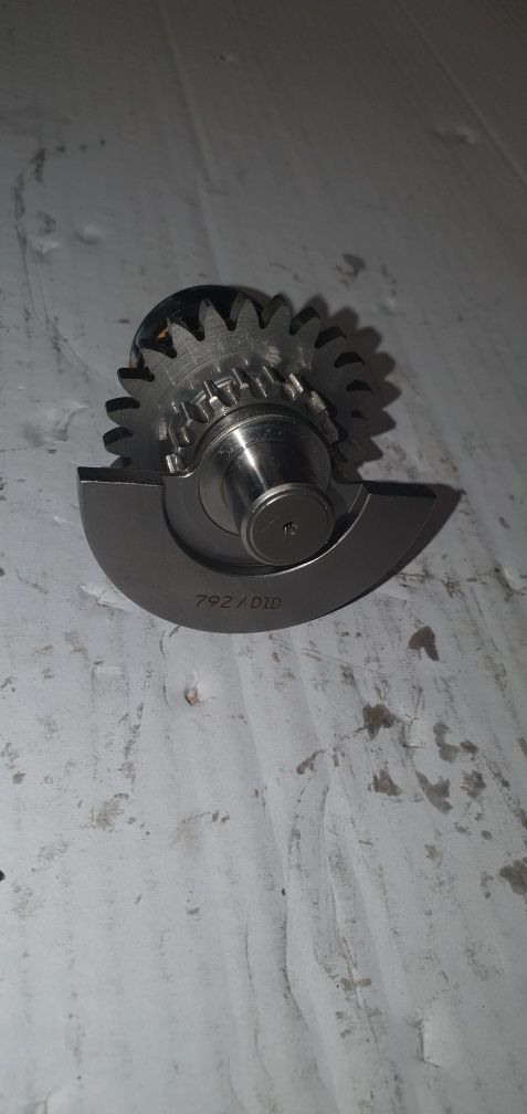 Wałek Wyrównujacy Balanser pompy wody Ktm Sxf 250 sxf 350 Fc rok 16-25