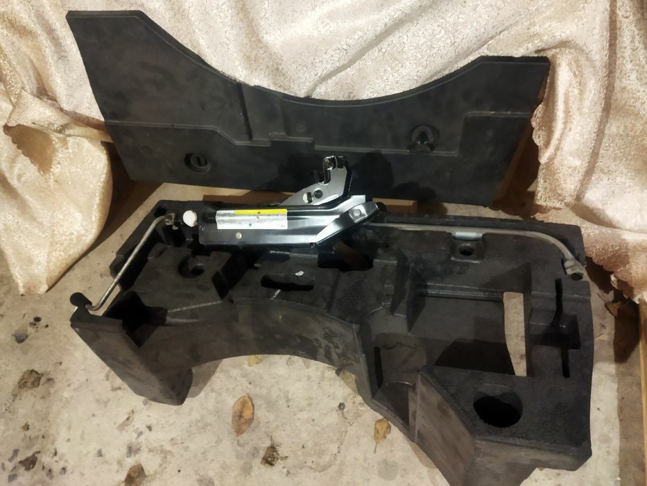 Органайзер домкрат WAG Volkswagen Skoda Audi Seat