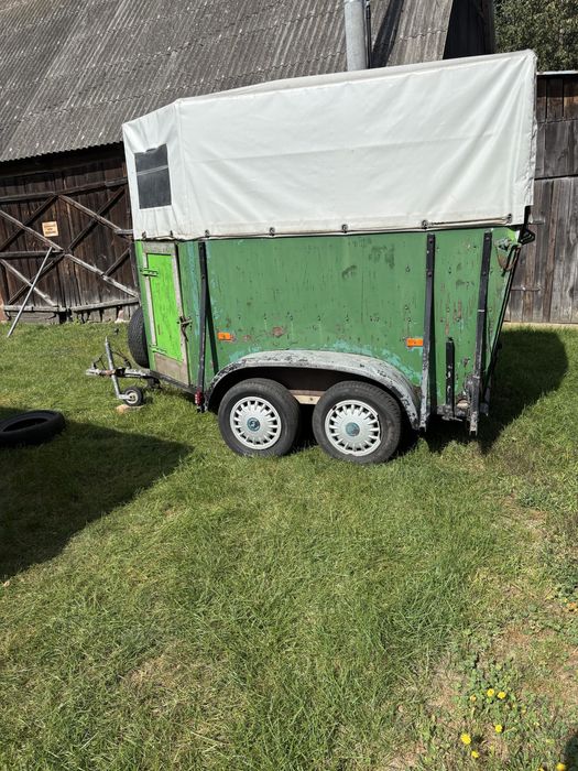 KONIARY.  Sprzedam 2 przyczepki do przewozu koni