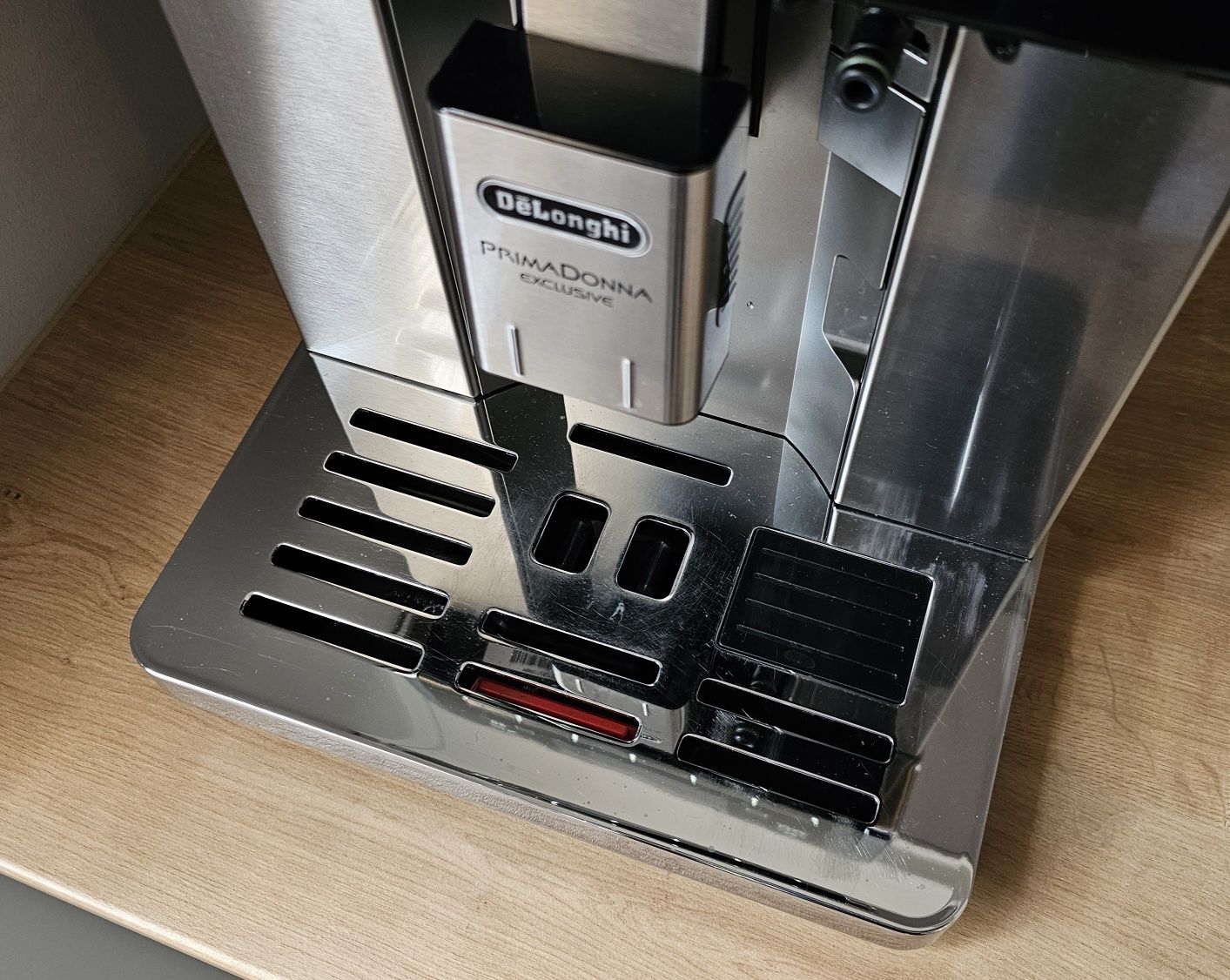 Ekspres do kawy ciśnieniowy DeLonghi Primadonna Exclusive ESAM 6900.M