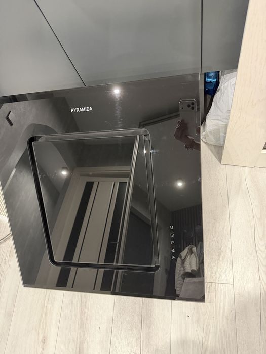 Вытяжка для кухни, наклонная Пирамида, Pyramida