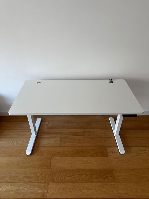 Secretária Regulável Branca The Masie 140 x 70 cm