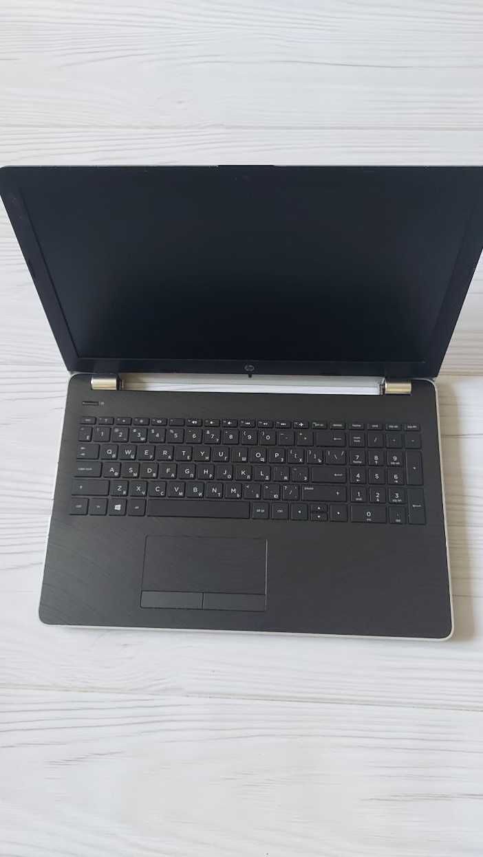 Ноутбук HP 15-bw635ur
