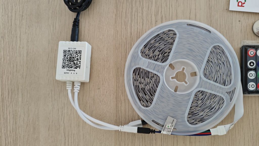 Taśma LED RGB 5050 5M Aplikacja Zestaw Ledy Paski