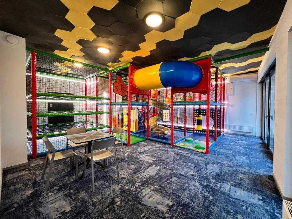 Dwupokojowy apartament z tarasem 100 metrów od morza   darmowy parking