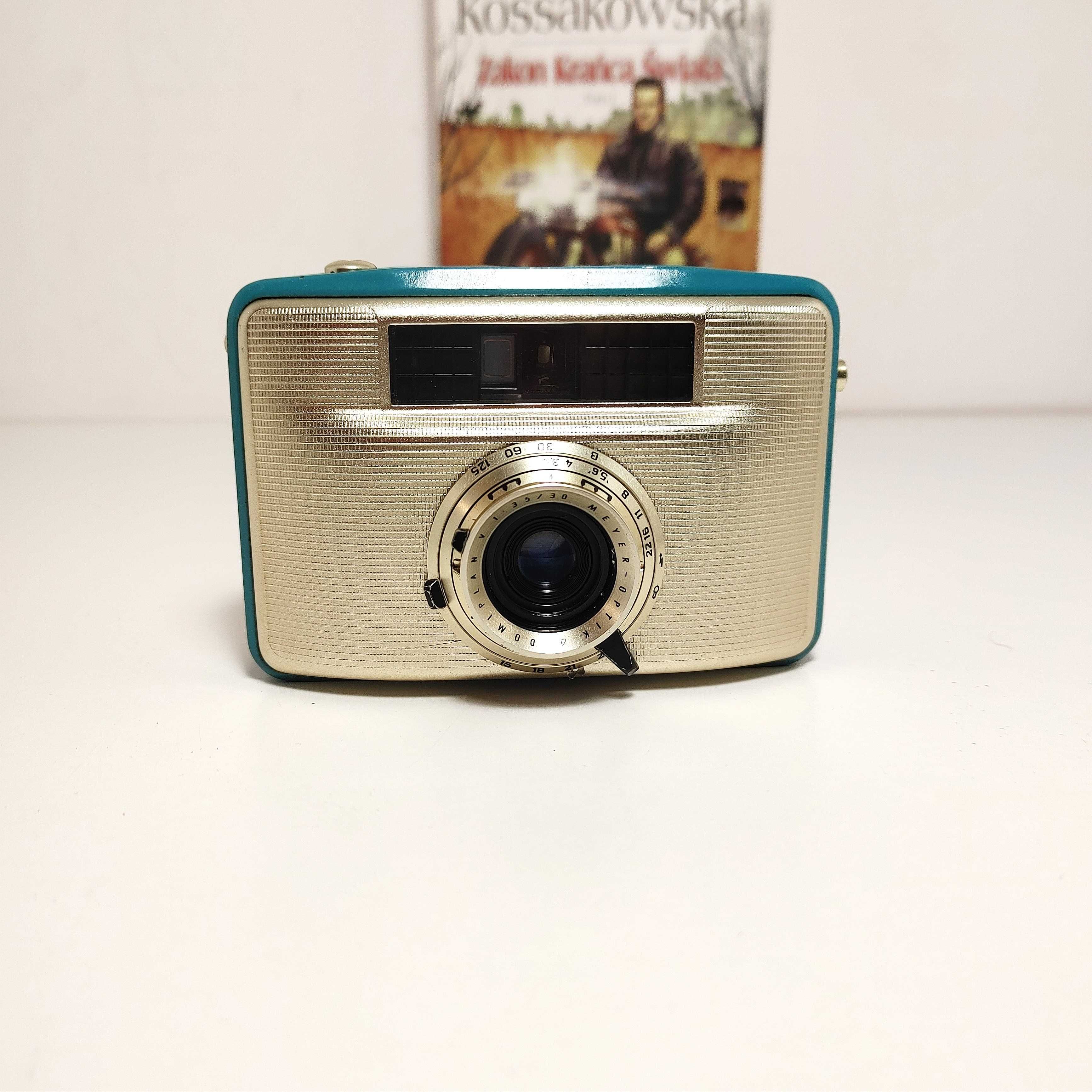 Analogowy aparat fotograficzny półklatkowy  Pentacon Penti II Praktica