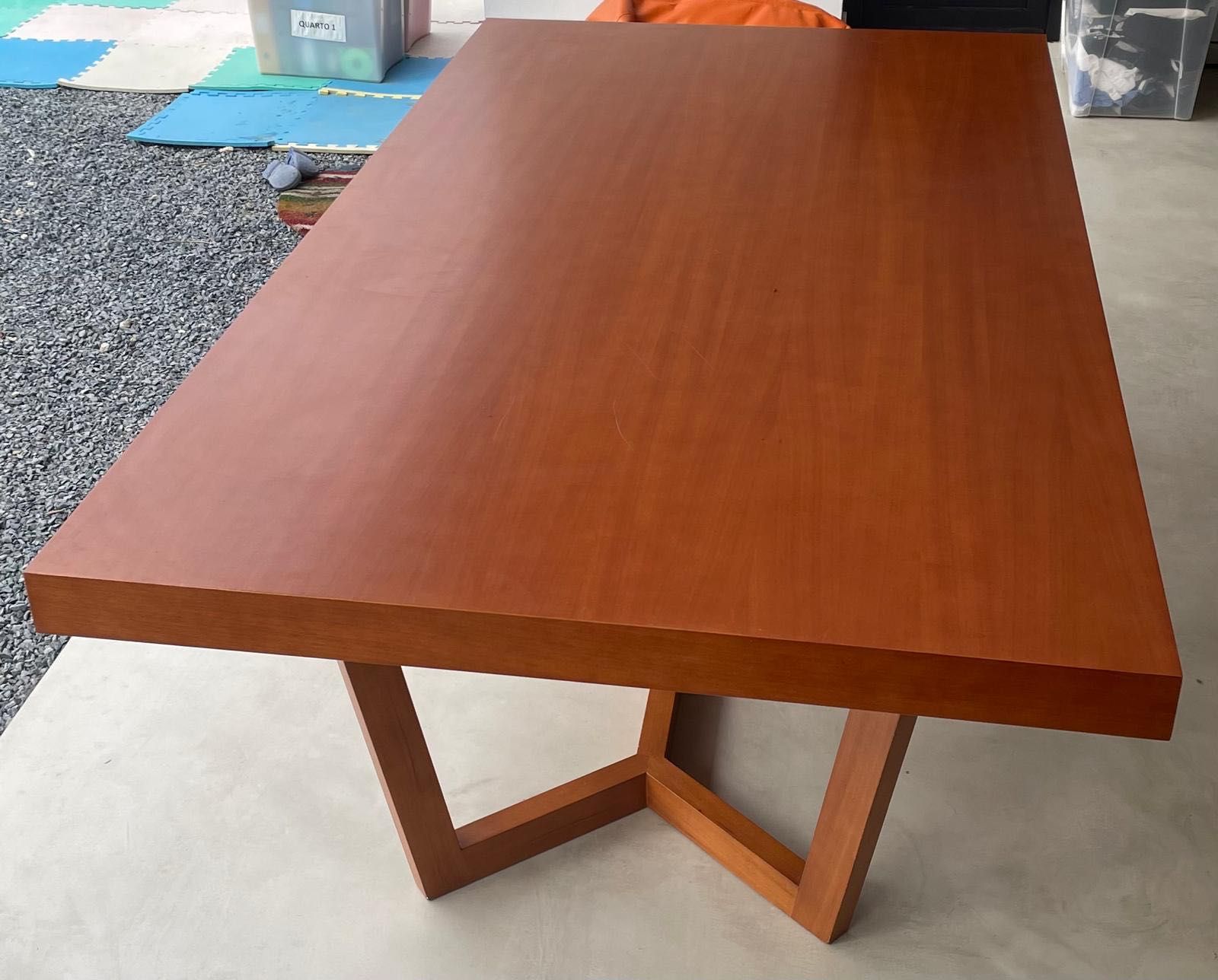 Mesa para sala de jantar ou reuni\oes
