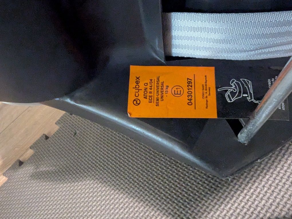 Fotelik Cybex Anton Q + baza Q-fix + prezent