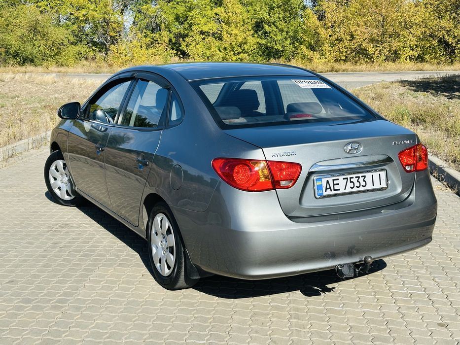 Hyundai Elantra 1.6л