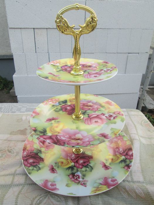 Триярусна фруктовниця, цукерниця