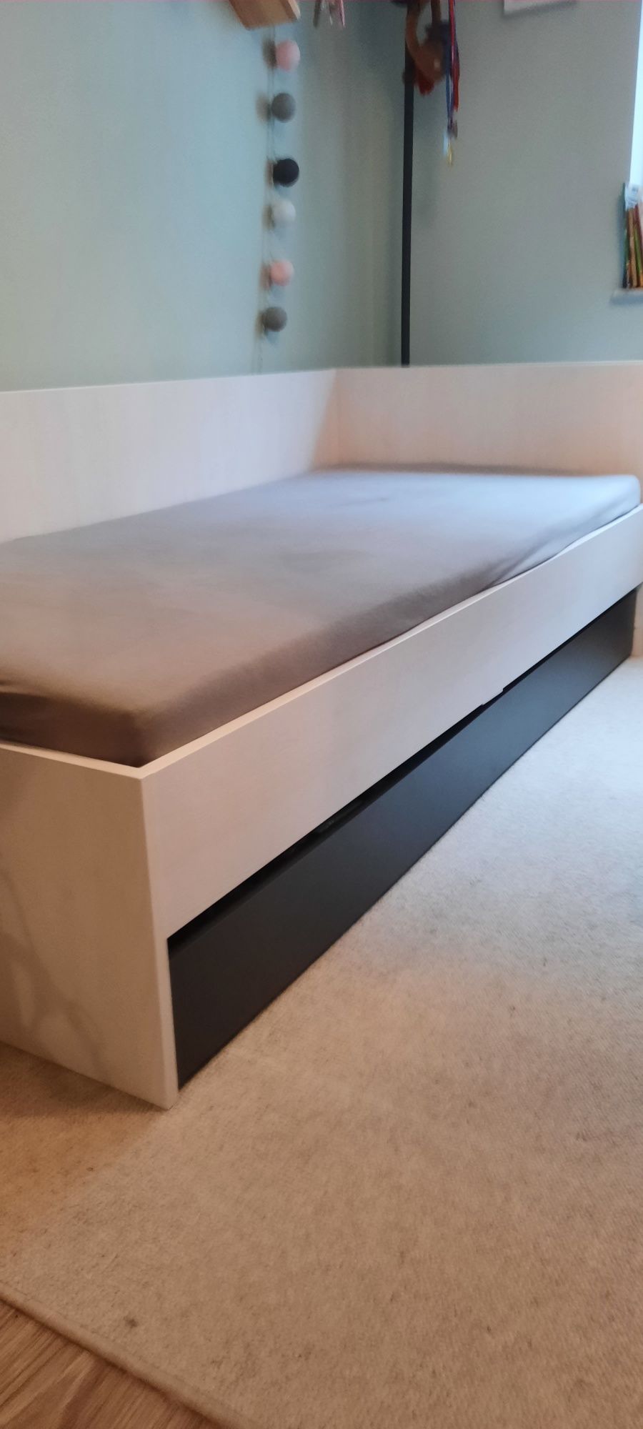 Łóżko z szufladą Nest firmy Vox
