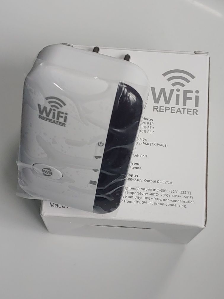 Роутер  WiFi репитер   wi-fi удлинитель  расширитель  усилитель