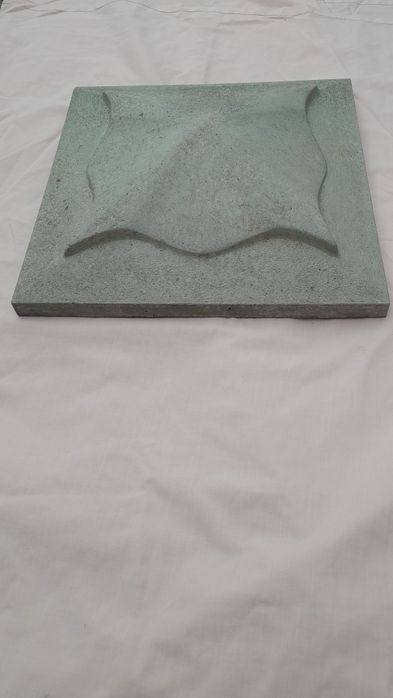 Капелюхи на стовби!