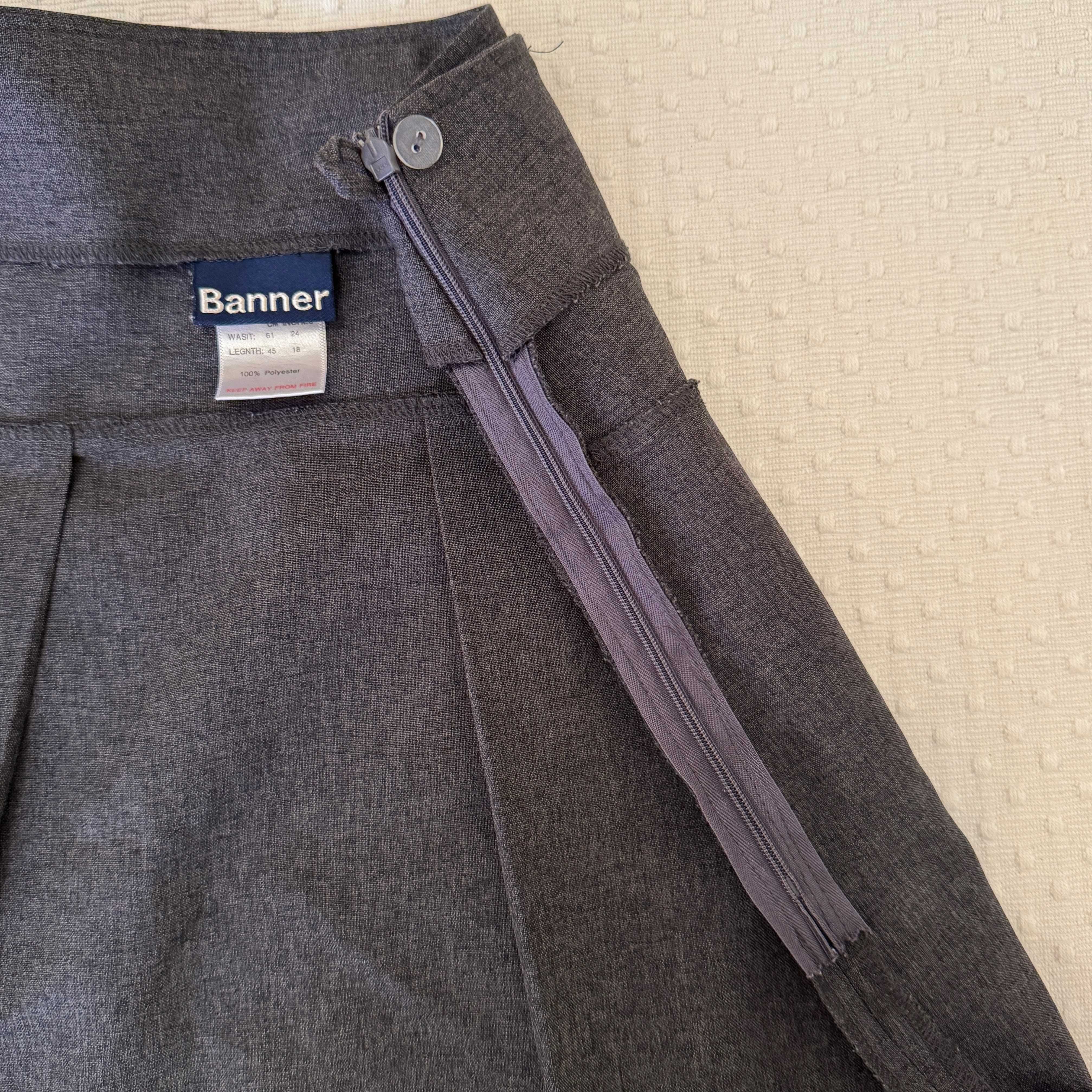 Farda colégio: saia cinzenta (2 unids.) / School uniform: gray skirt