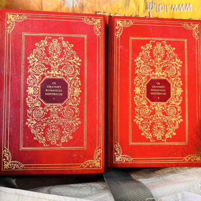 Livros antigos, inciclopedias