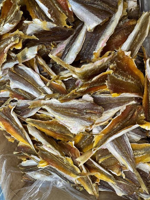 Снеки до пива, закуски: рибка, джерки, фісташки