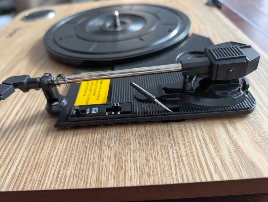 Gramofon ION Max LP z wbudowanymi głośnikami i USB