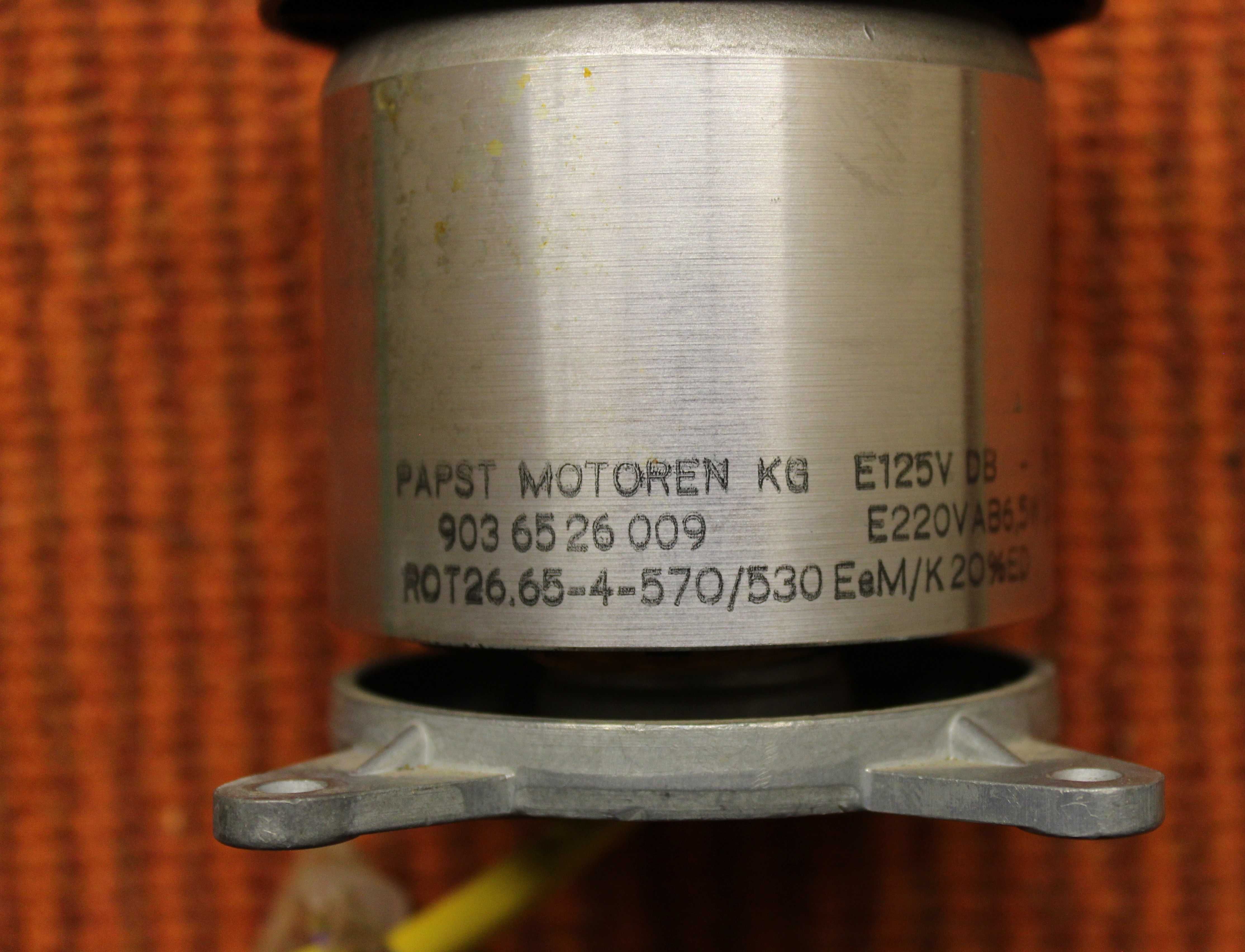 Электродвигатель PAPST MOTOREN с вращающимся статором от магнитофона