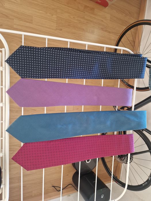 4 Gravatas 100% seda