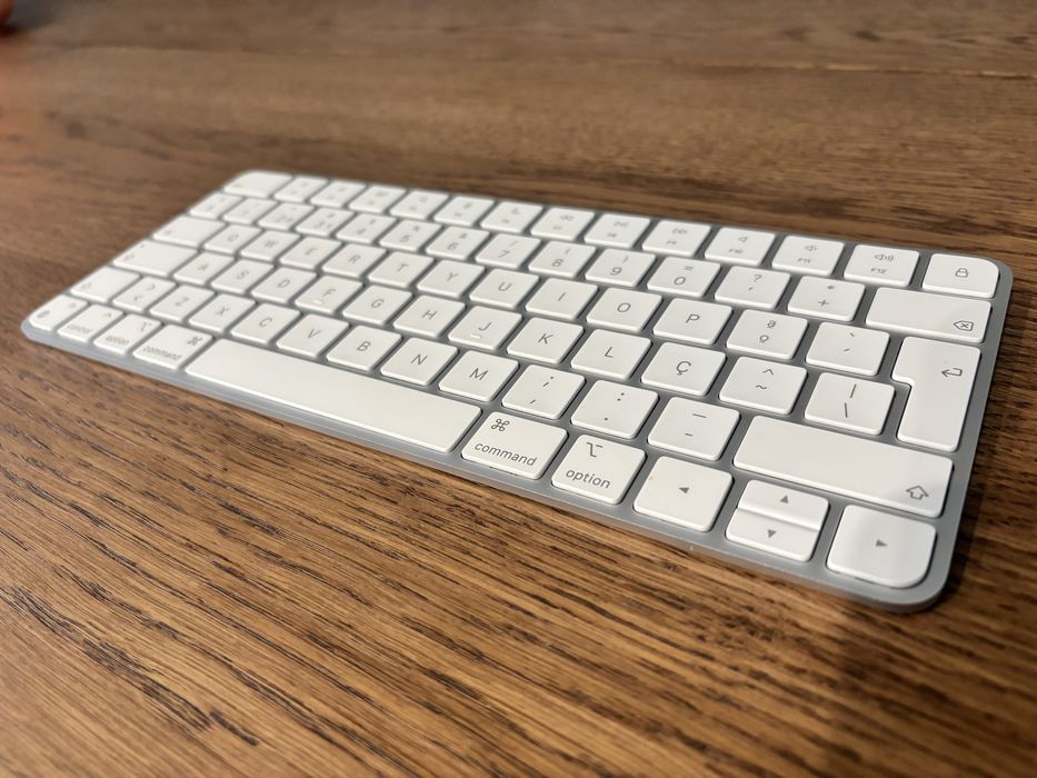 Magic Keyboard Apple 2025