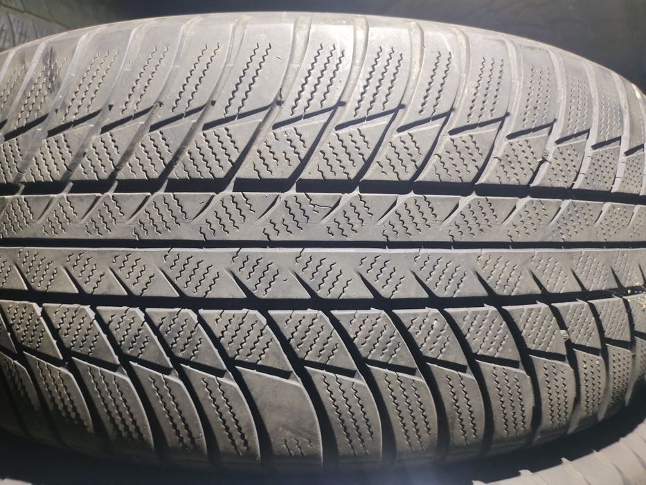Шини 245/50 R19 Bridgestone RUNFLAT зима