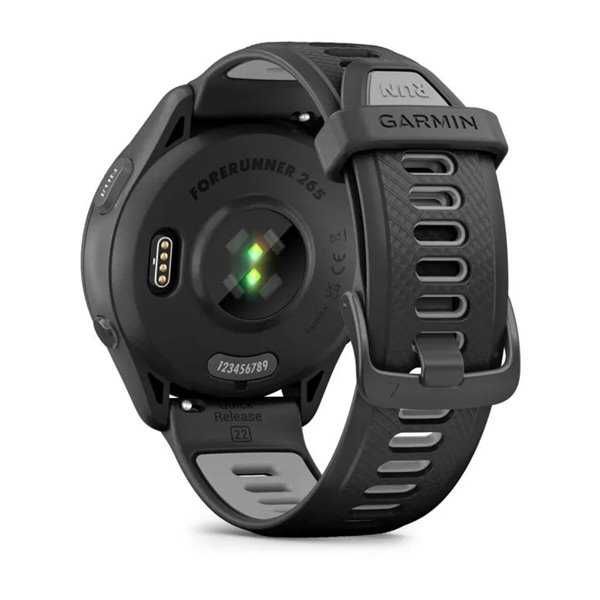 Forerunner 265 з чорним корпусом та  силіконовим ремінцем 010-02810-10